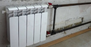 Установка биметаллических радиаторов отопления в квартире в Сосновоборске - от 2104 руб.